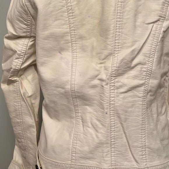 Candies Women's Cream Full Zip Ruffle Faux Leather Jacket - Picture 5 of 12